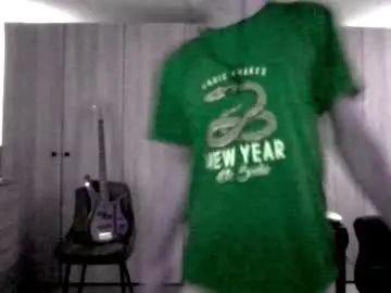 Gay sex chat with beachhousetaichiapp - camgaychat.com - Britain