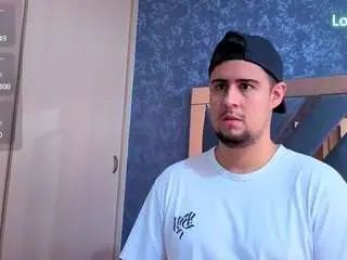 Gay sex chat with ryan-evanss - camgaychat.com