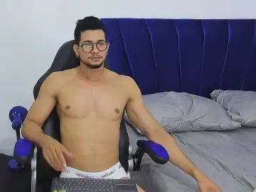 Gay sex chat with nolan_jones - camgaychat.com - Britain