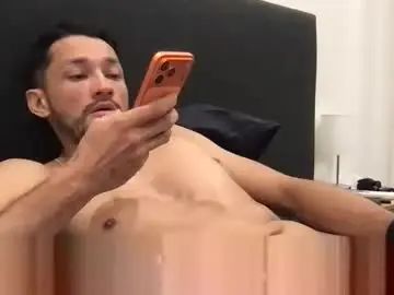 Gay sex chat with immclovin99 - camgaychat.com - Britain