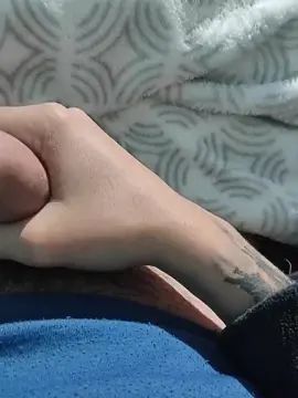 Gay sex chat with LamasduraX - camgaychat.com - Britain