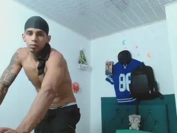 Gay sex chat with pulpohh - camgaychat.com - Britain