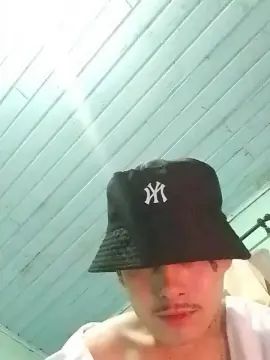 Gay sex chat with lipepauzudo5 - camgaychat.com - Portugal