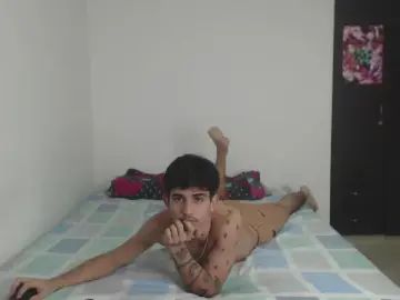 Gay sex chat with nextboywell2 - camgaychat.com - Britain