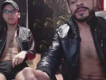 Gay sex chat with masterandtwink - camgaychat.com - Britain