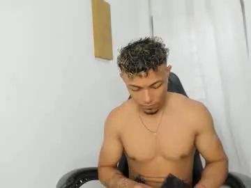 Gay sex chat with kotty_mcklein - camgaychat.com - Britain