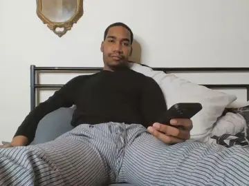 Gay sex chat with Latinguy2023 - camgaychat.com - Britain