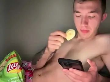 Gay sex chat with danieldatton - camgaychat.com - Britain