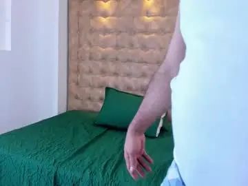 Gay sex chat with christopher_cruz_ - camgaychat.com - Britain