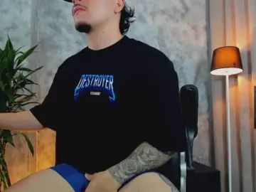 Gay sex chat with boyc02_ - camgaychat.com - Spain