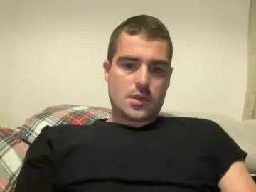 Gay sex chat with kevinpillobello - camgaychat.com - Britain