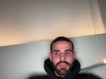 Gay sex chat with arnold2301 - camgaychat.com - Britain