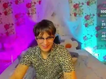Gay sex chat with roberttate_ - camgaychat.com - Britain