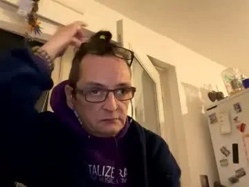 Gay sex chat with weirdo81 - camgaychat.com - Britain