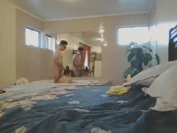 Gay sex chat with parejitahot2025 - camgaychat.com