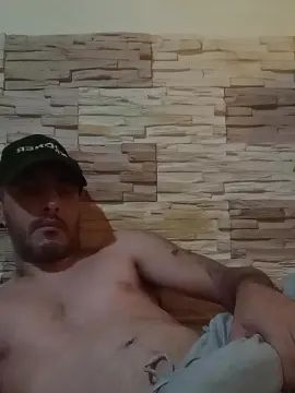 Gay sex chat with LuchoBs - camgaychat.com - Britain