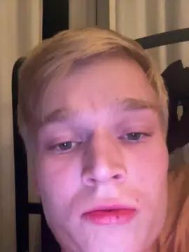 Gay sex chat with BlondeBigCock - camgaychat.com - Britain