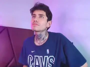 Gay sex chat with verooxxx_ - camgaychat.com - Britain