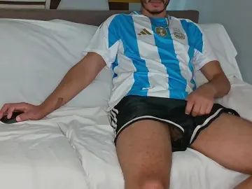 Gay sex chat with justatall_guy - camgaychat.com - Britain