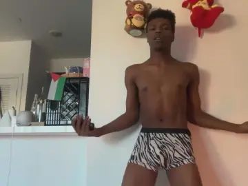 Gay sex chat with ChocoBunny24 - camgaychat.com - Britain