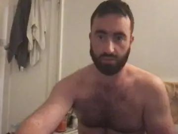 Gay sex chat with newguybearrd - camgaychat.com - Britain
