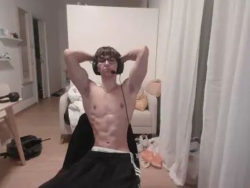 Gay sex chat with ilpiccolino - camgaychat.com - Italy