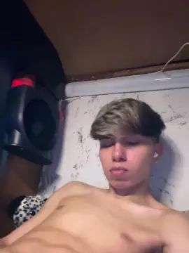 Gay sex chat with wagszin - camgaychat.com - Portugal