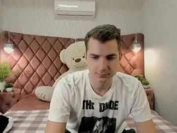 Gay sex chat with thomassmity - camgaychat.com - Britain