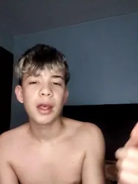 Gay sex chat with Dervis22 - camgaychat.com - Spain