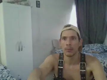 Gay sex chat with putariaOFFRJ - camgaychat.com - Portugal