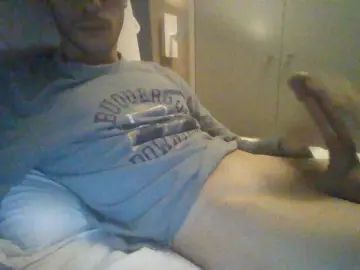 Gay sex chat with youngguuy00 - camgaychat.com - Portugal