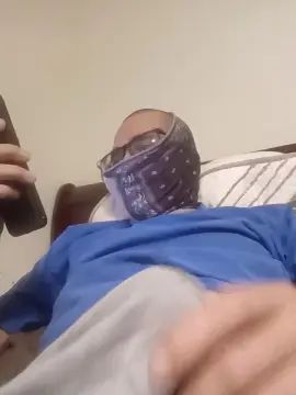 Gay sex chat with Littleboydelia - camgaychat.com - Britain