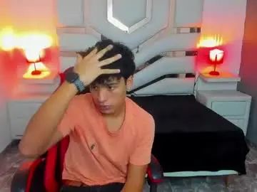 Gay sex chat with maxevanns - camgaychat.com - Britain