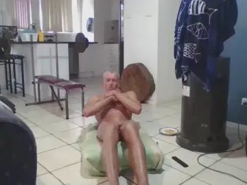 Gay sex chat with Exhibnudeguy - camgaychat.com - Britain