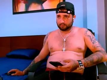 Gay sex chat with izanfuego - camgaychat.com - Britain