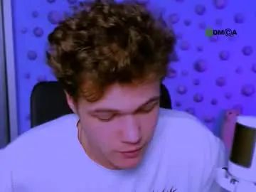 Gay sex chat with mike_tease - camgaychat.com