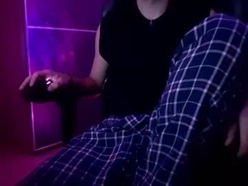 Gay sex chat with mateiarasx - camgaychat.com