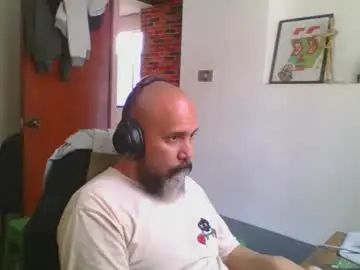 Gay sex chat with avidruiz87 - camgaychat.com - Britain