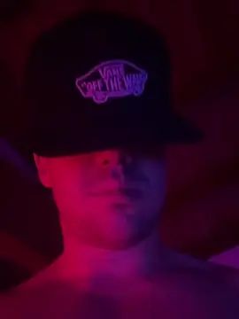 Gay sex chat with Mariosabelo - camgaychat.com - Britain