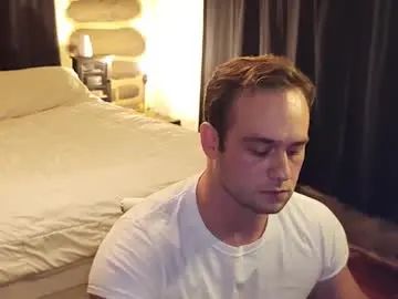 Gay sex chat with alexanderthemid - camgaychat.com - Britain