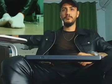 Gay sex chat with MasterRomania - camgaychat.com - Britain