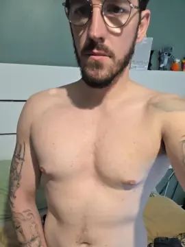 Gay sex chat with Lesamoureux_18 - camgaychat.com - France