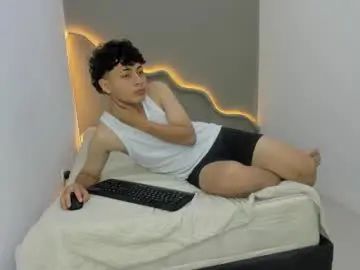 Gay sex chat with _theoo1 - camgaychat.com - Britain