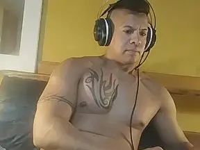 Gay sex chat with MiguHd00 - camgaychat.com - Spain