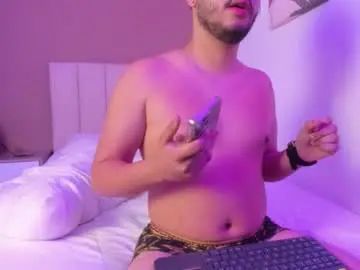 Gay sex chat with dylaann__ - camgaychat.com - Britain