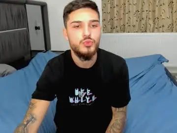 Gay sex chat with leoheaat - camgaychat.com - Britain