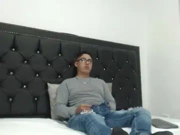 Gay sex chat with dantevoss - camgaychat.com - Britain