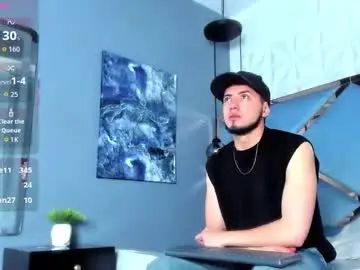 Gay sex chat with aaronpiers - camgaychat.com - Britain