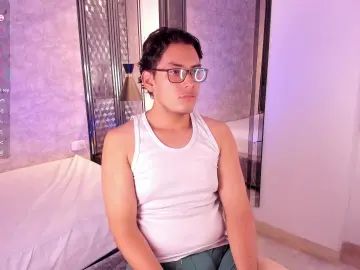 Gay sex chat with TheoHart - camgaychat.com - Britain