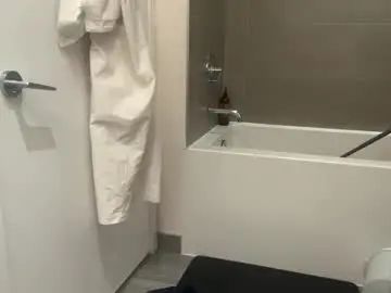 Gay sex chat with hungmiddleeastern - camgaychat.com - Britain